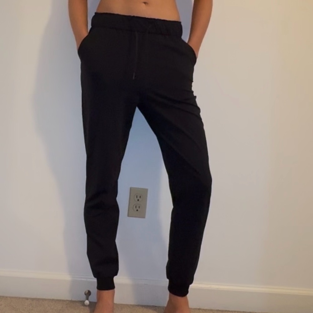 Stretch High-Rise Jogger